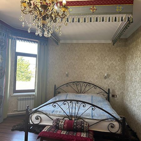 Kurak Homestay Bishkek Ngoại thất bức ảnh