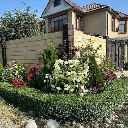 Kurak Homestay Bishkek Ngoại thất bức ảnh