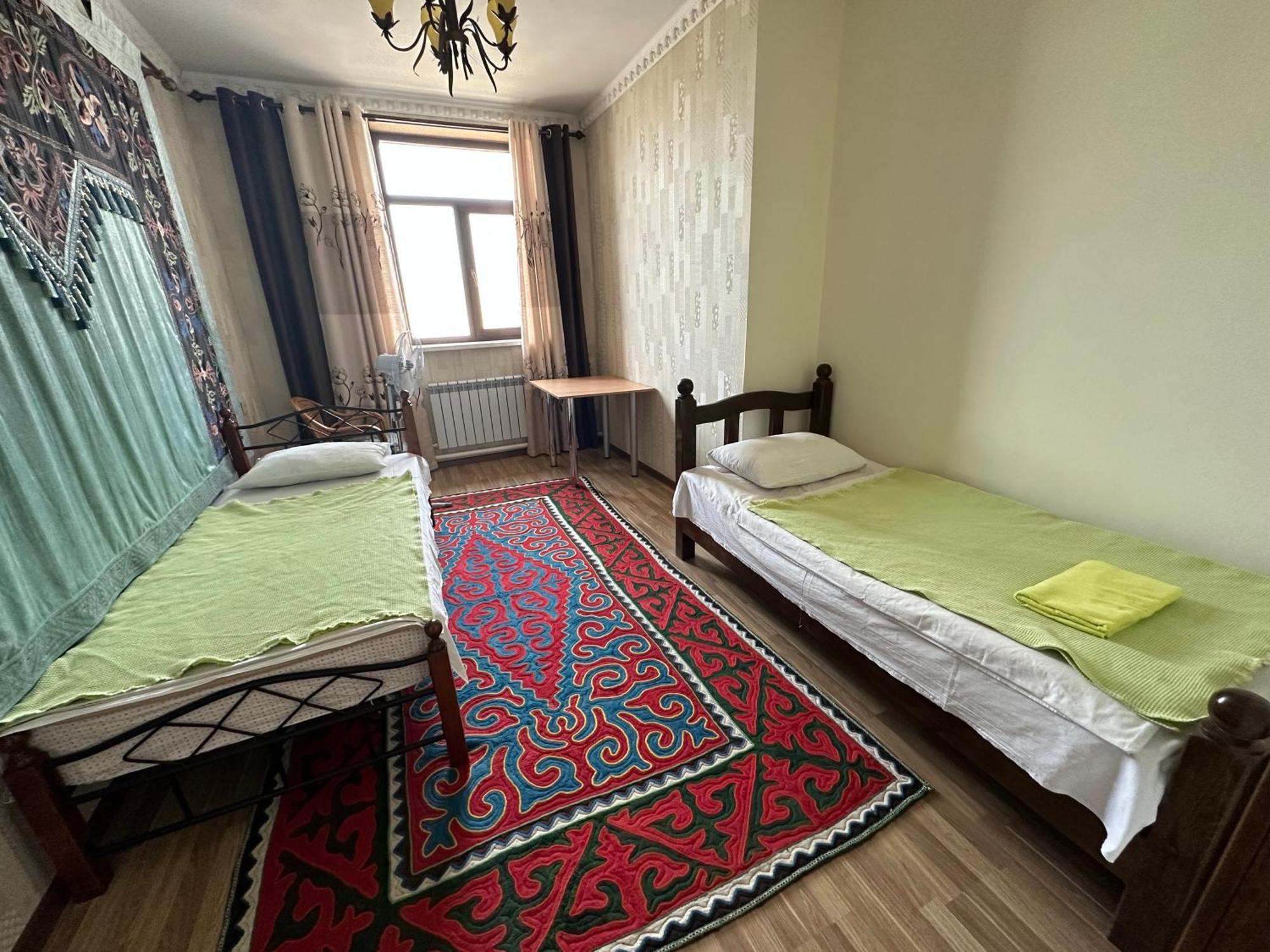 Kurak Homestay Bishkek Ngoại thất bức ảnh