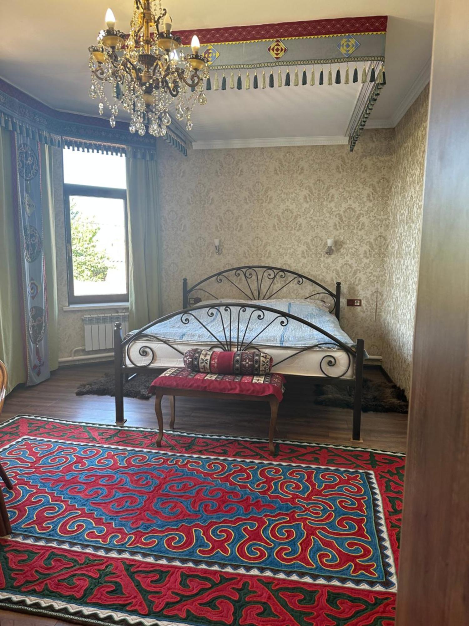 Kurak Homestay Bishkek Ngoại thất bức ảnh