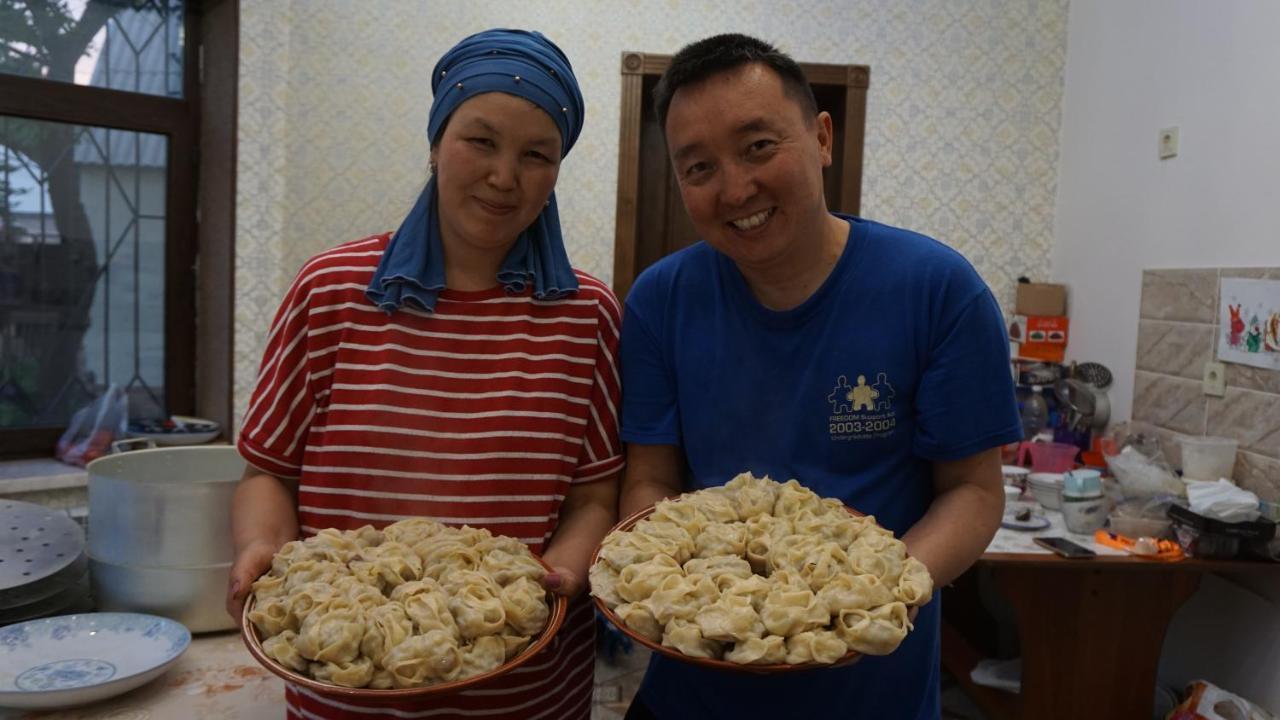 Kurak Homestay Bishkek Ngoại thất bức ảnh