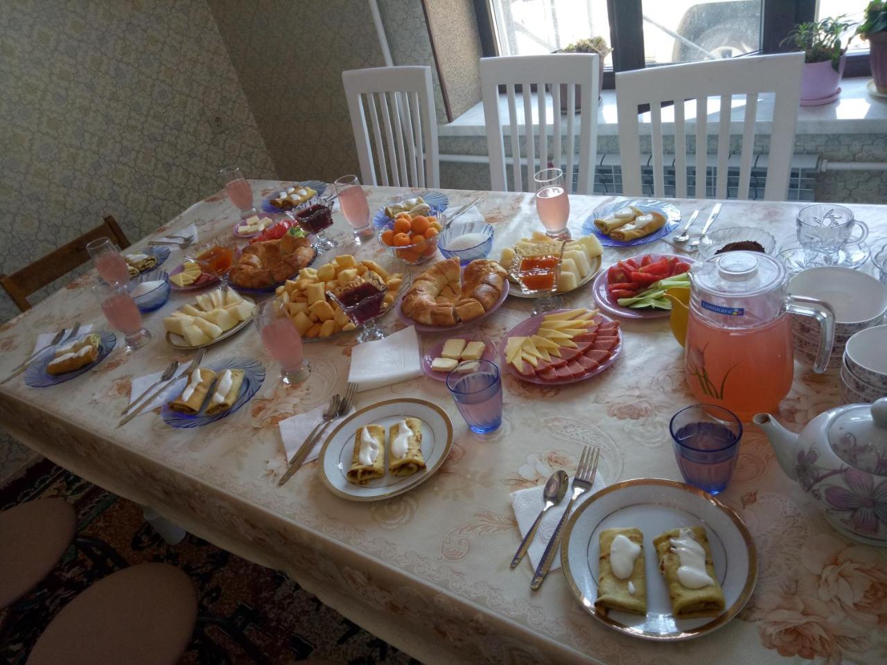 Kurak Homestay Bishkek Ngoại thất bức ảnh