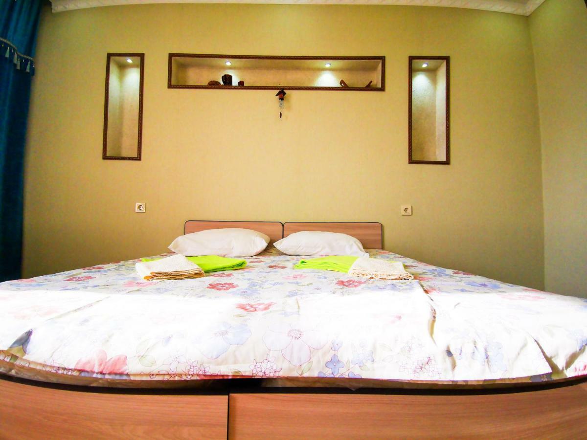 Kurak Homestay Bishkek Ngoại thất bức ảnh