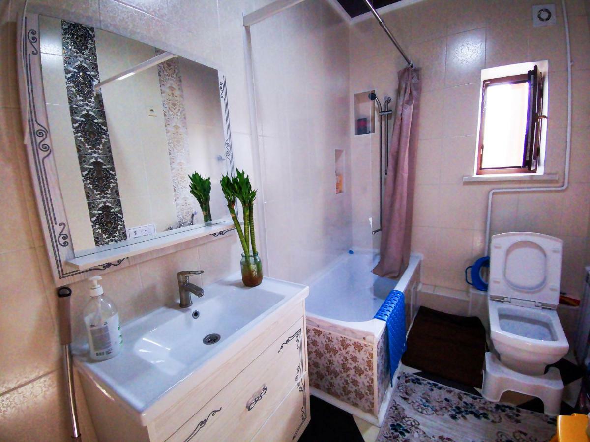 Kurak Homestay Bishkek Ngoại thất bức ảnh