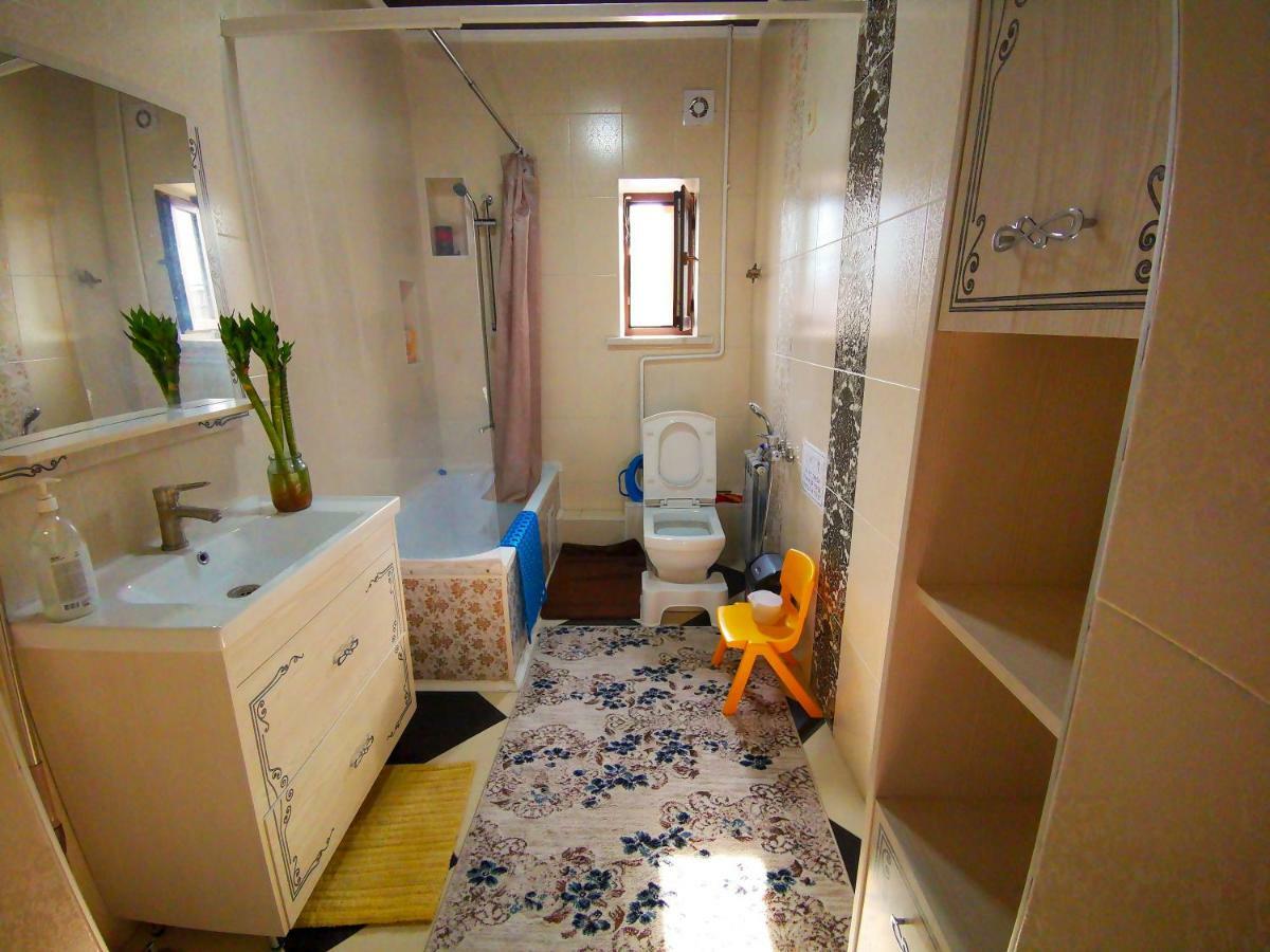 Kurak Homestay Bishkek Ngoại thất bức ảnh